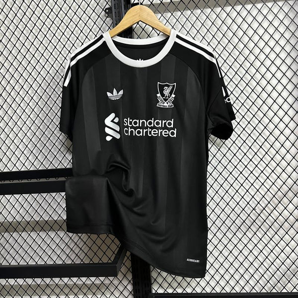 Liverpool 2025-2026 Goalkeeper Fan