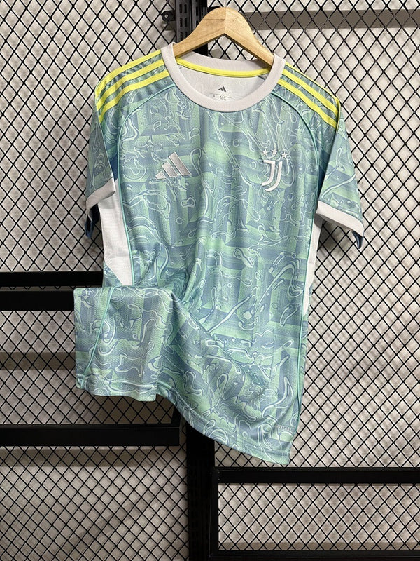 Juventus 2025-2026 Away Fan